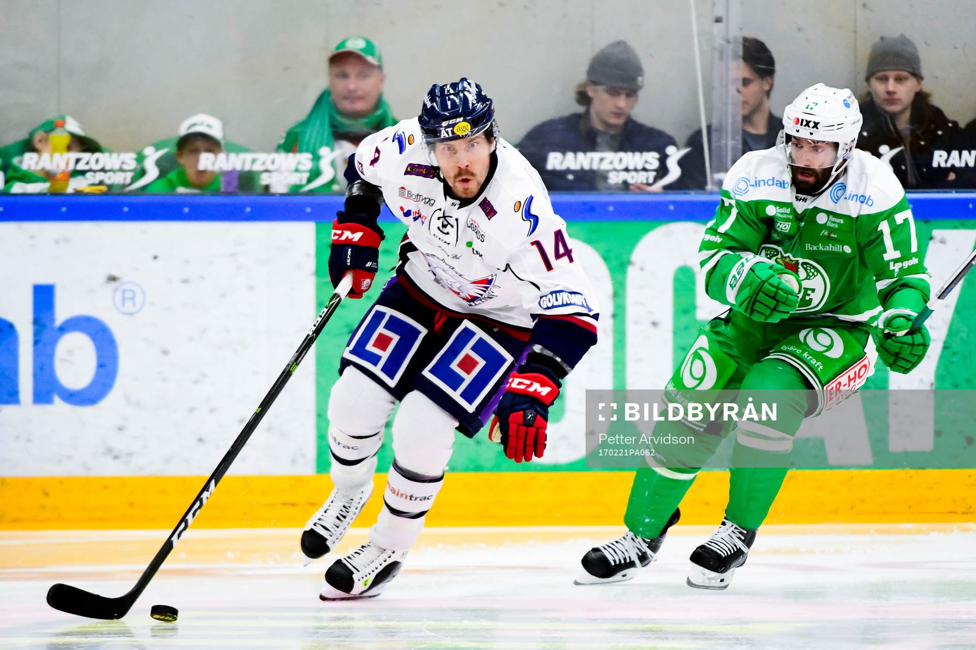 Linköpings Anssi Salmela och Rögles Taylor Matson