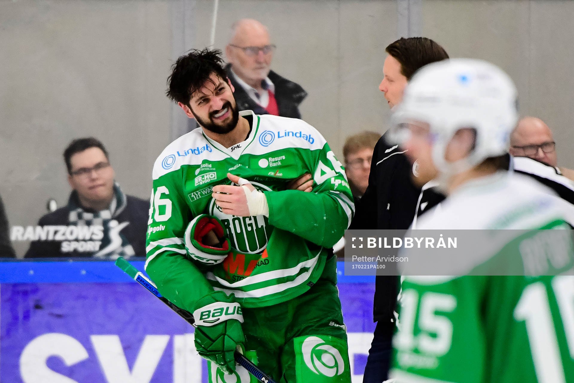 Rögles Kevin Marshall lämnar isen