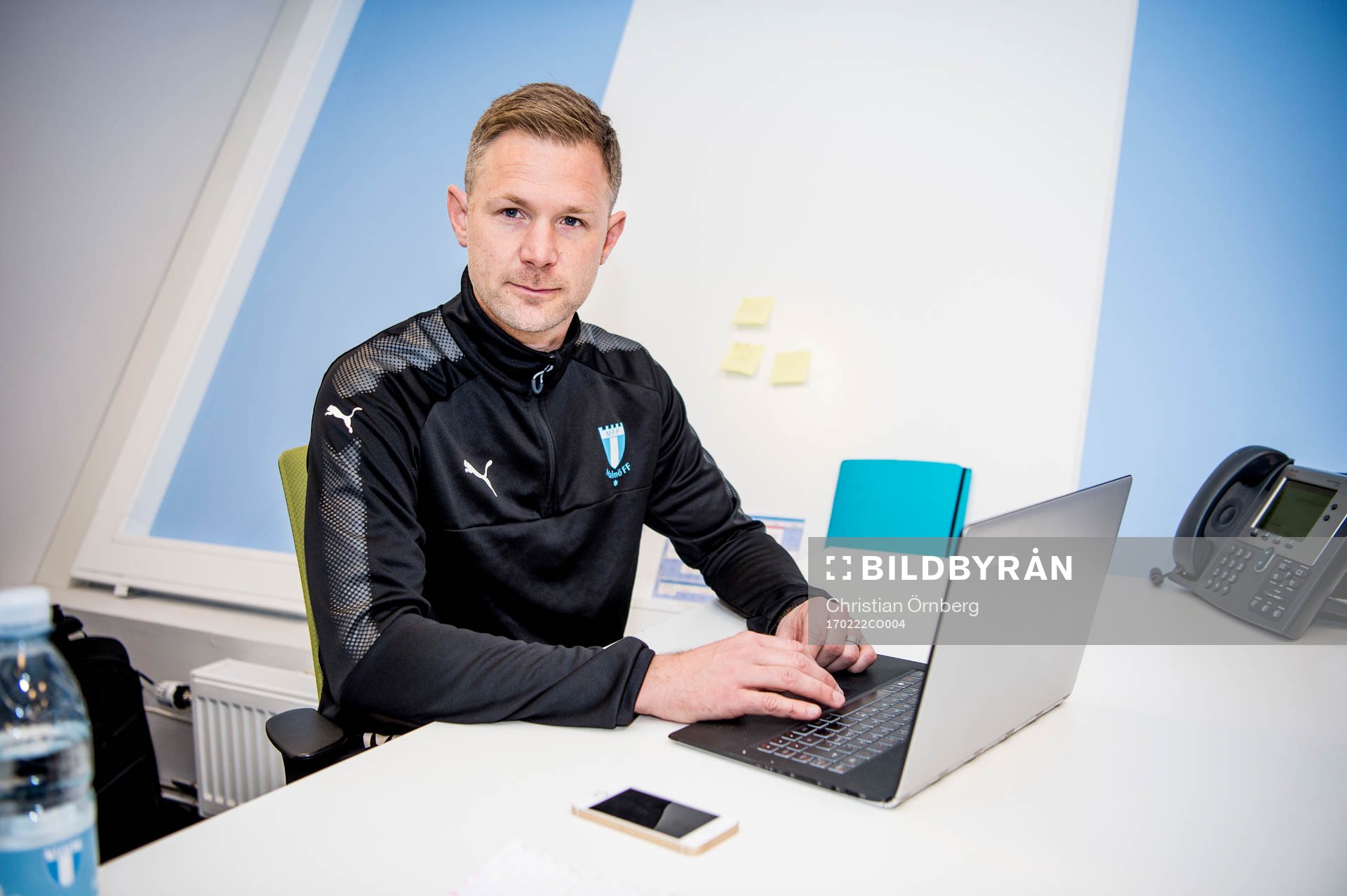 Huvudtränaren i Malmö FF, Magnus Pehrsson, framför