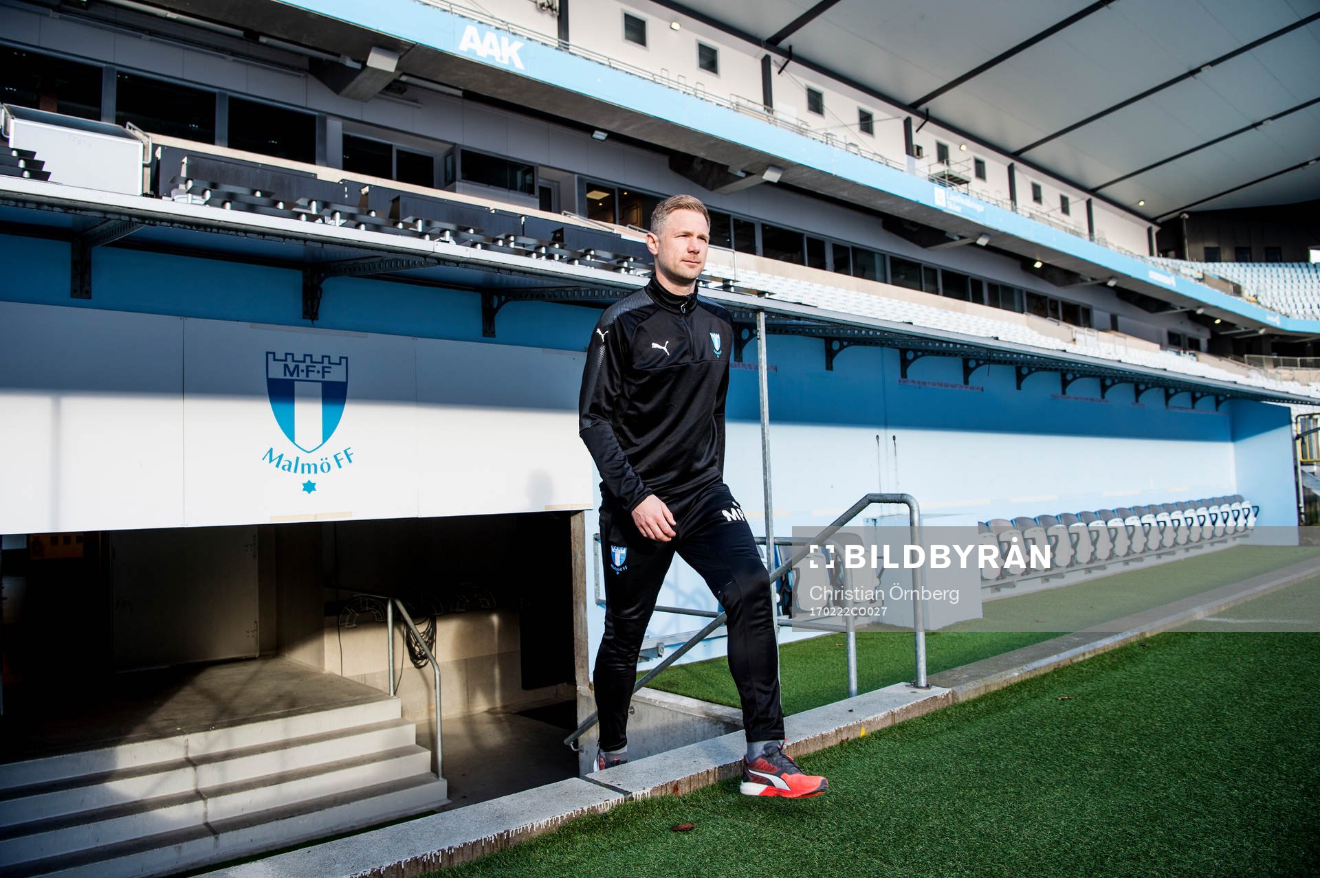 Huvudtränaren i Malmö FF, Magnus Pehrsson, inne på