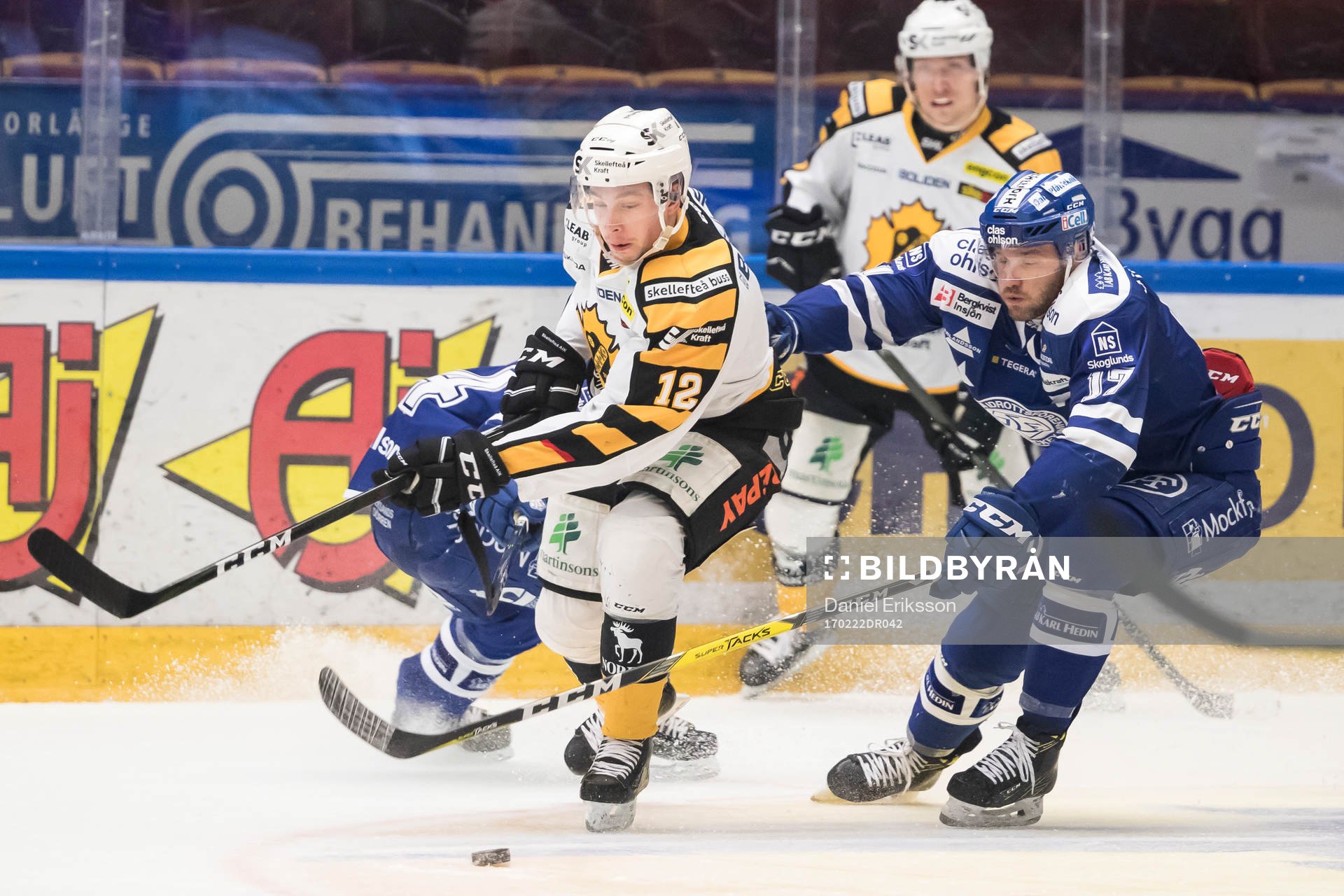 Skellefteås Adam Pettersson och Leksands Jesper Ollas i