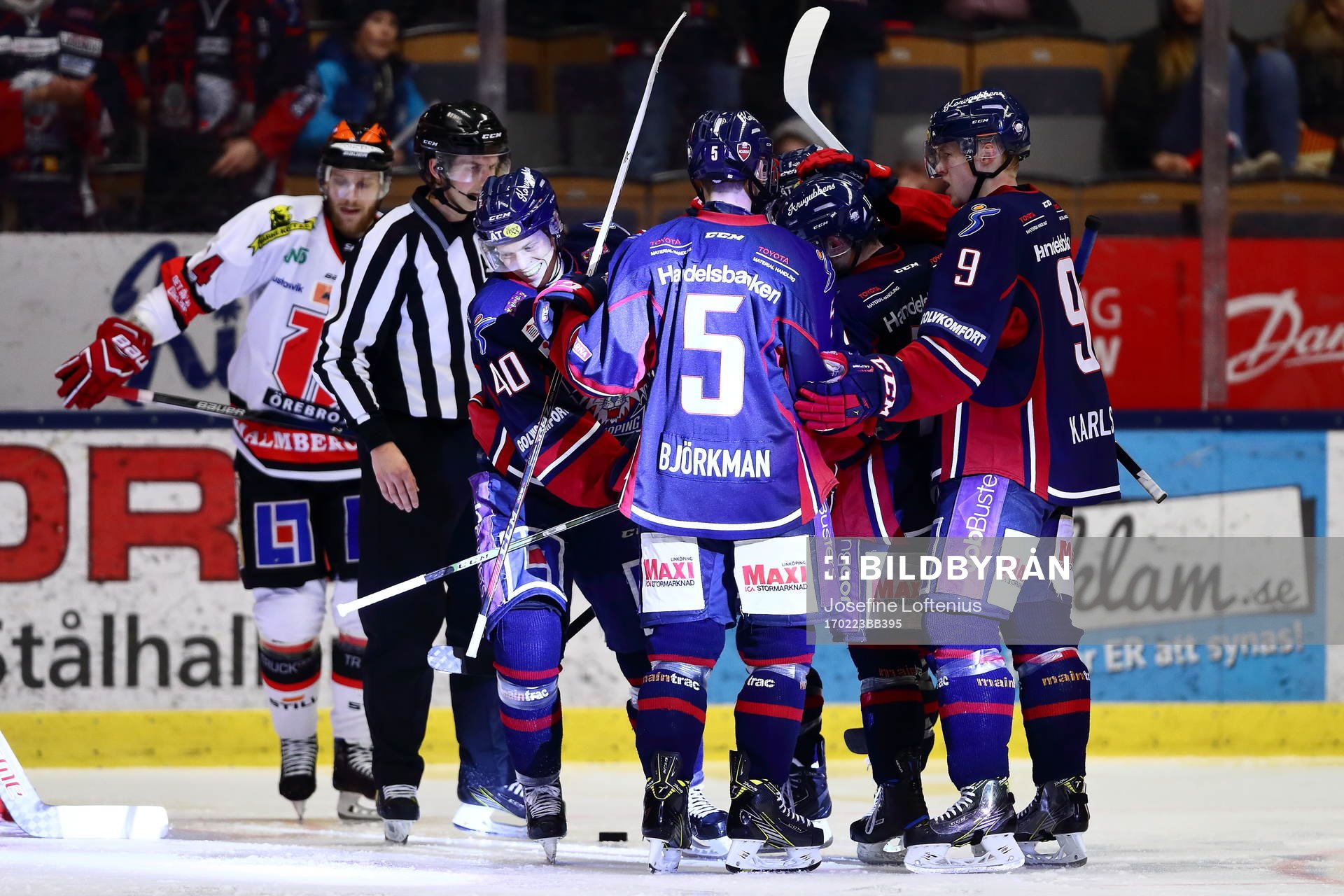 Linköpings Ken Andre Olimb jublar med laget