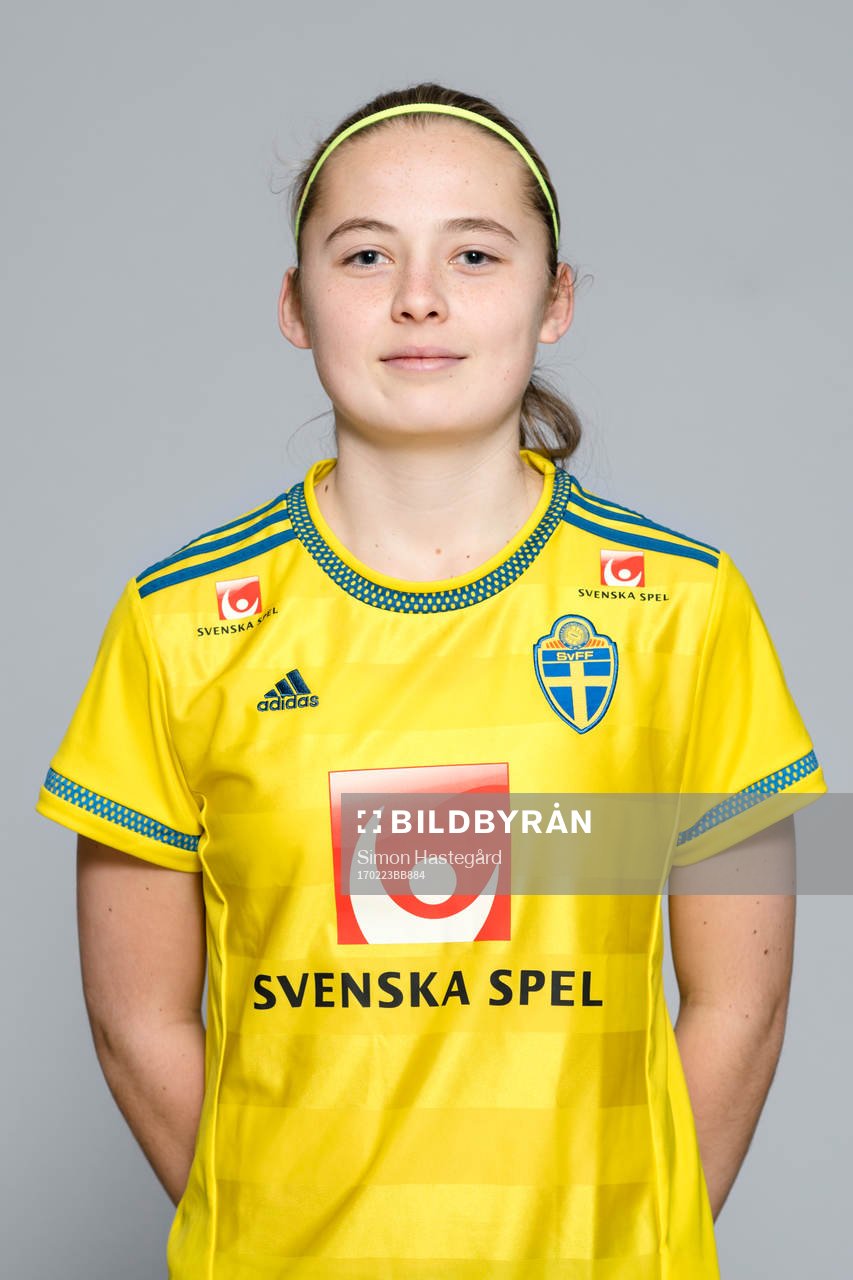 Paulina Nyström i F17/00-landslaget