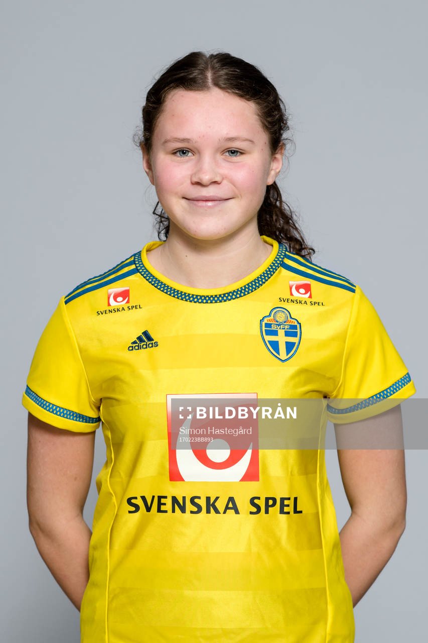 Maja Udd i F17/00-landslaget poserar för ett porträtt den 23 februari 2017 i Stockholm.