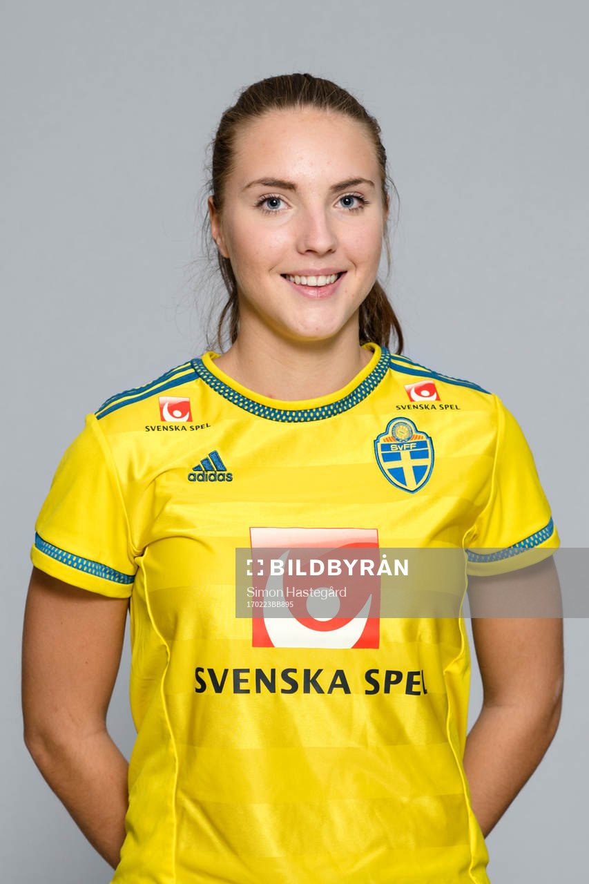 Maja Björklund i F17/00-landslaget poserar för ett porträtt den 23 februari 2017 i Stockholm.