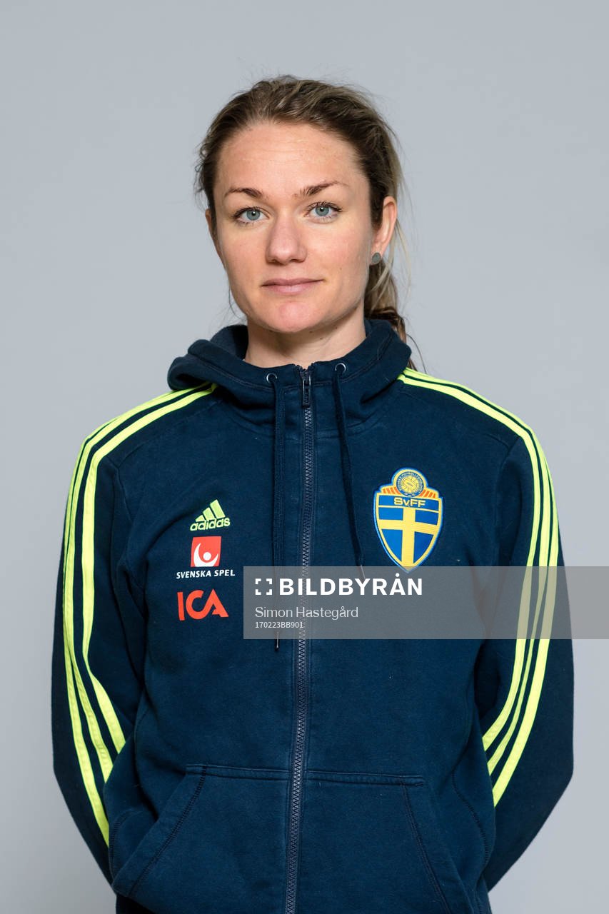 Stina Segerström, tränare i F17/00-landslaget poserar för ett porträtt den 23 februari 2017 i Stockholm.