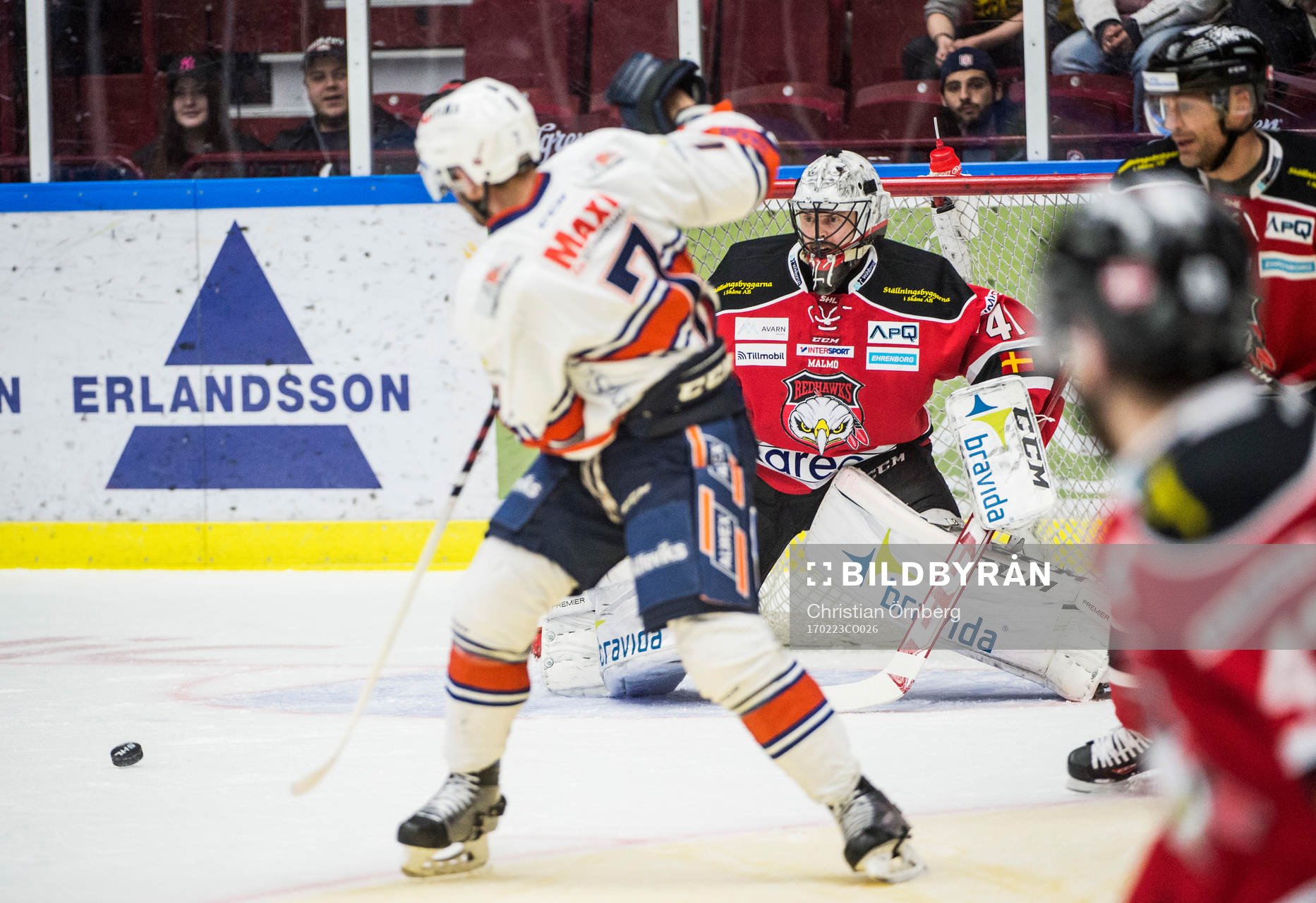 Växjös Jeff Tambellini mot Malmö Redhawks målvakt
