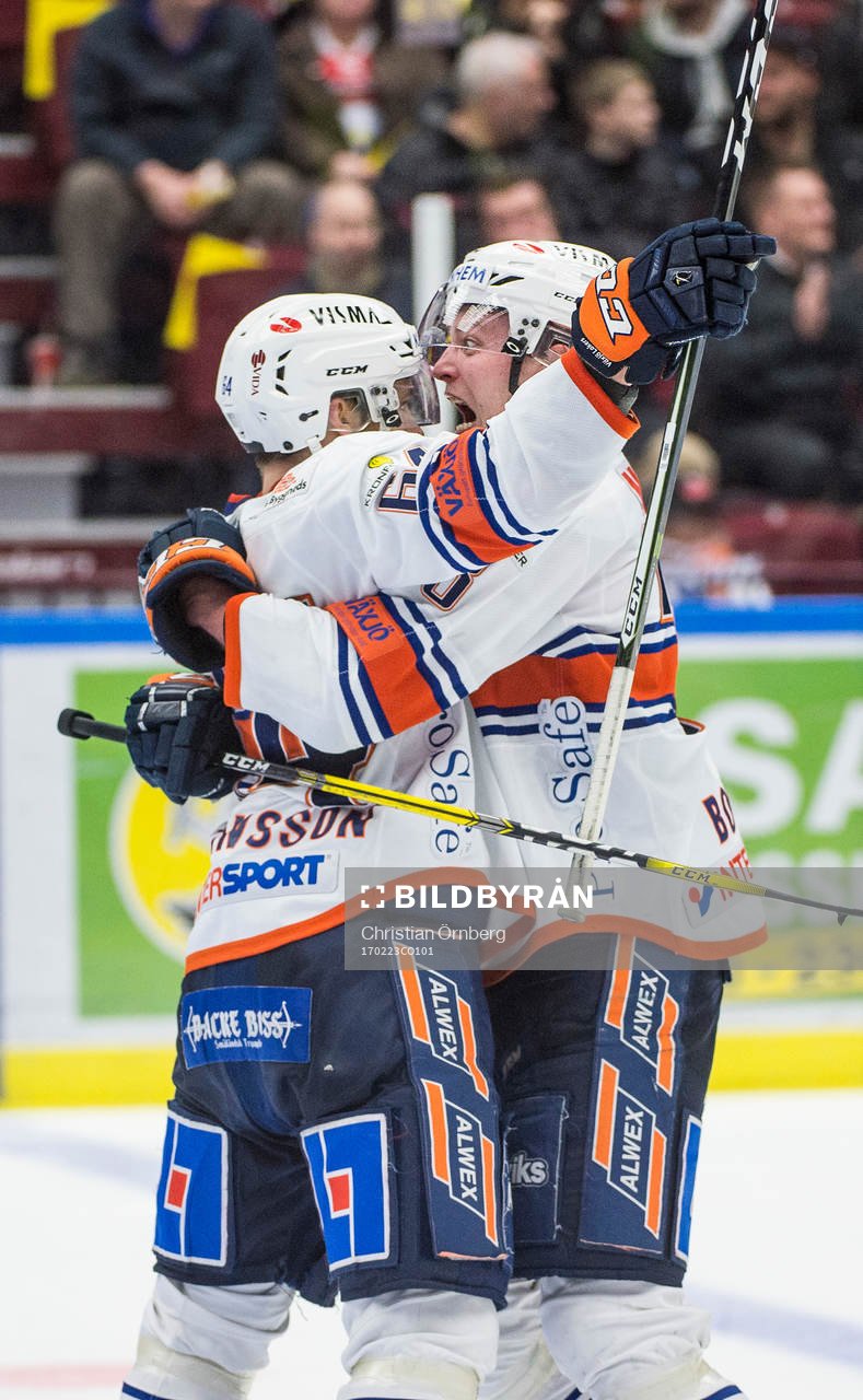 Växjös Eric Martinsson och Oliver Bohm jublar åt 2-2