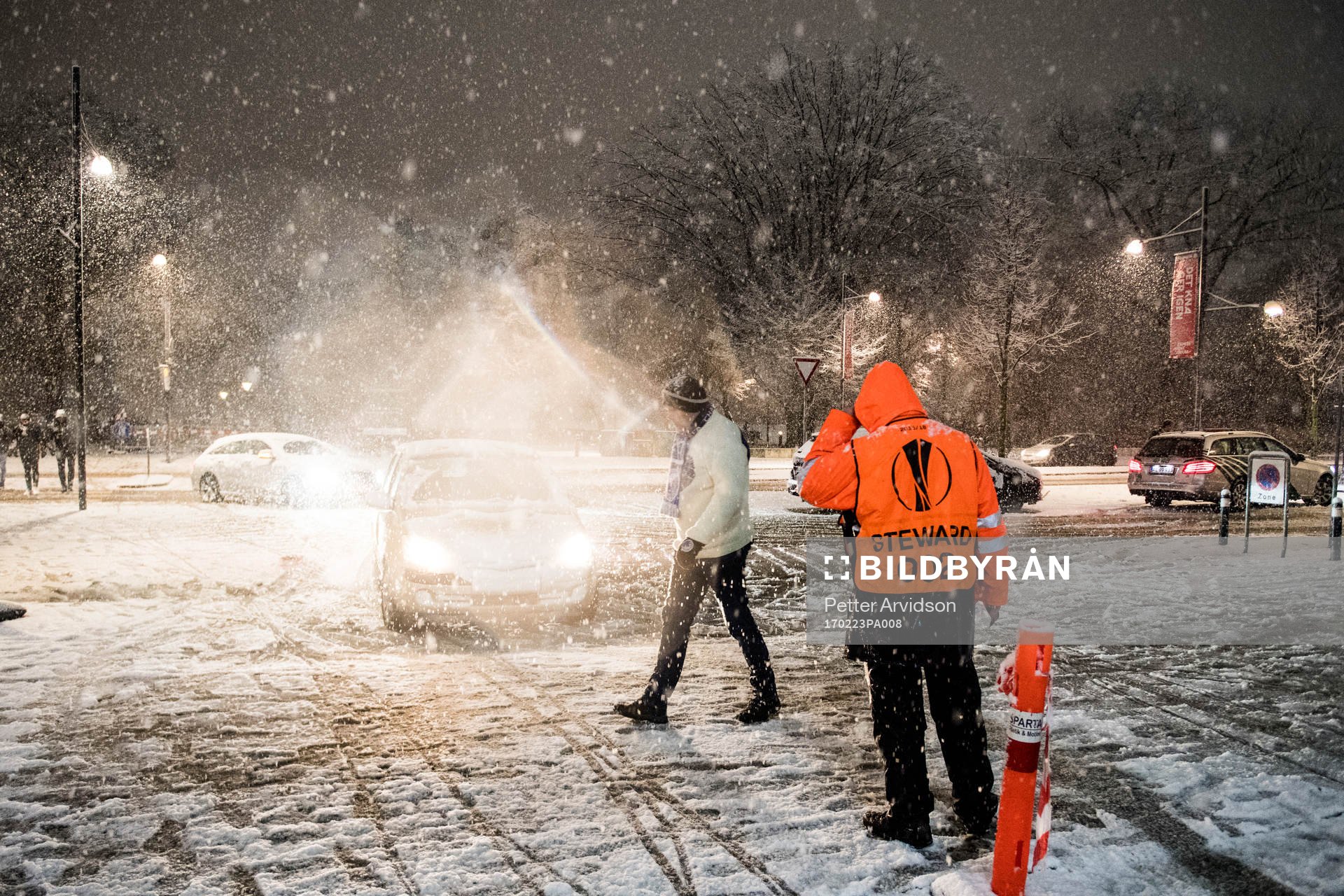 Tungt snöfall utanför Parken Arena
