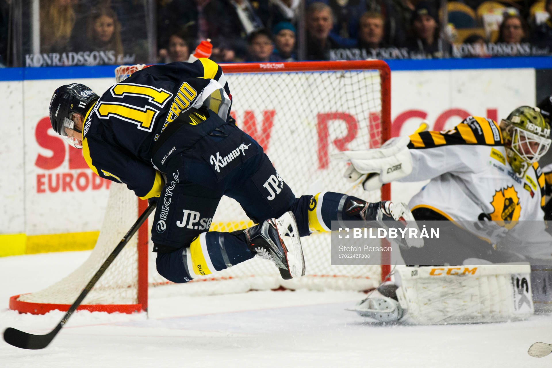 s Simon Önerud i luften