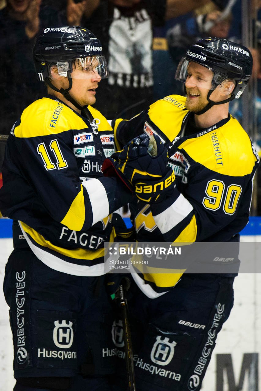 s Simon Önerud och Ted Brithén  jublar