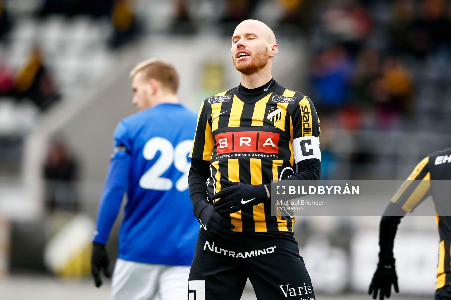 Häckens Alexander Farnerud deppar