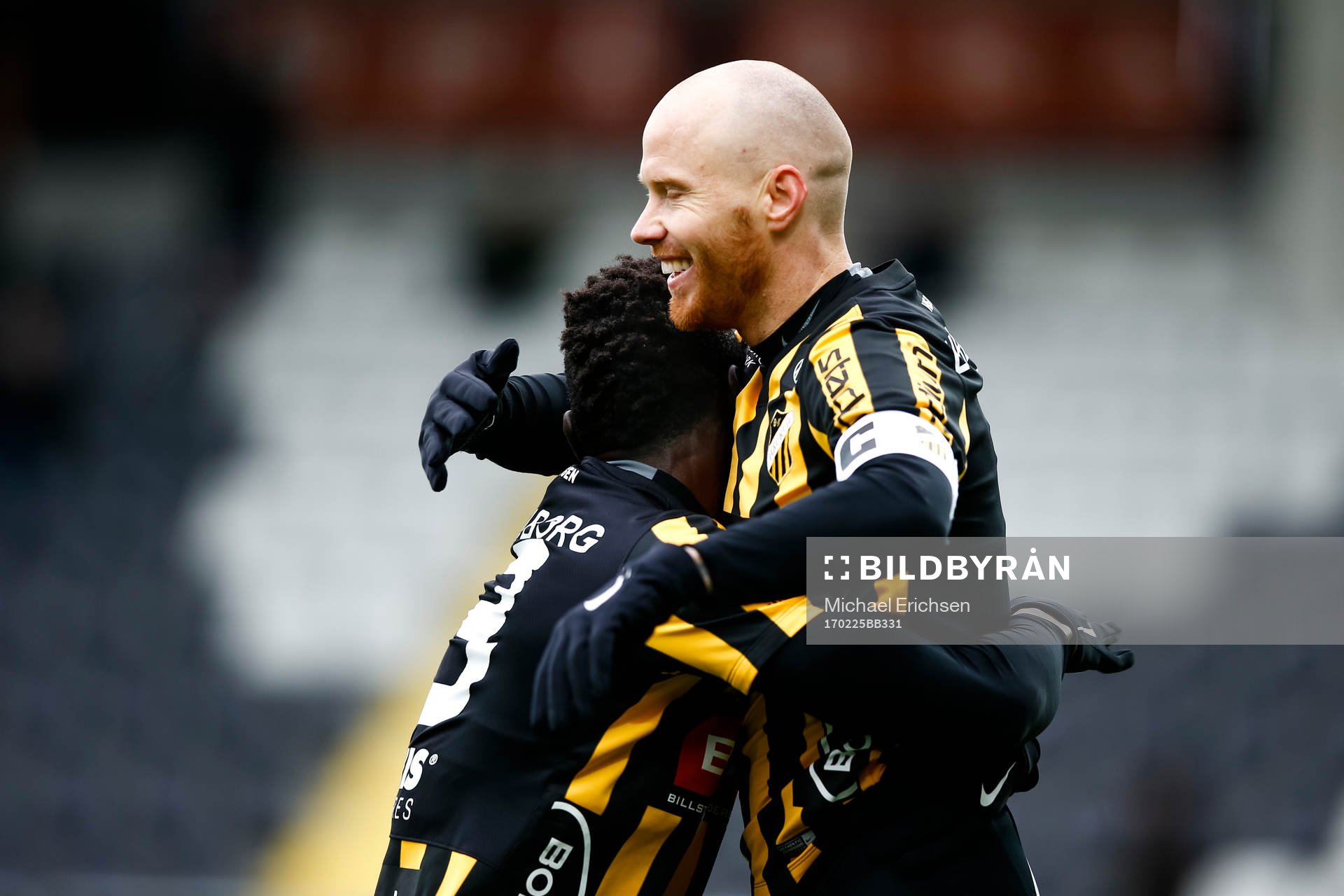 Häckens Alhassan Kamara och Alexander Farnerud jublar