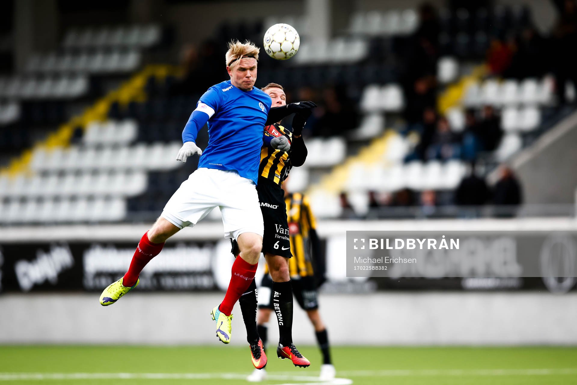 Åtvidabergs Adrian Petersson  och Häckens Alexander
