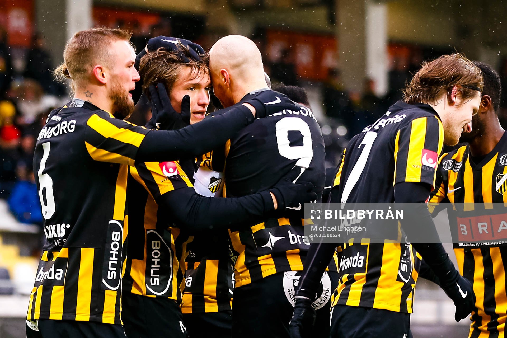 Häckens Jakob Lindström jublar