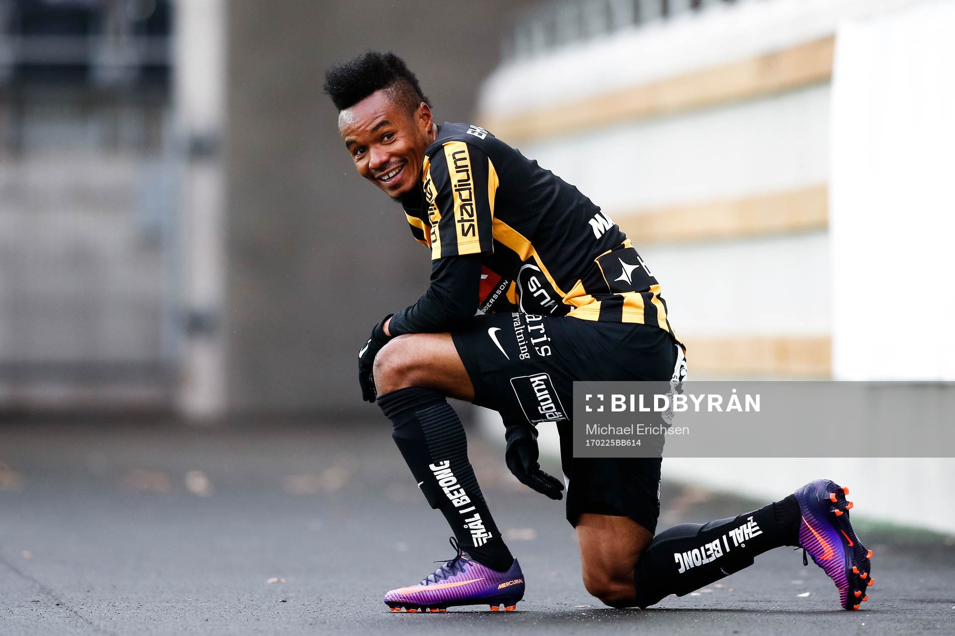 Häckens Nasiru Mohammed jublar efter 3-1 under fotbollsmatchen i Svenska Cupen mellan Häcken och Åtvidaberg den 25 februari 2017 i Göteborg.