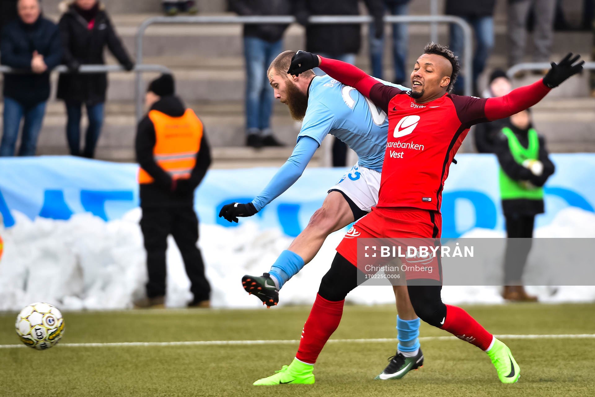 Malmö FFs Jo Inge Berget och Branns Bismar Acosta