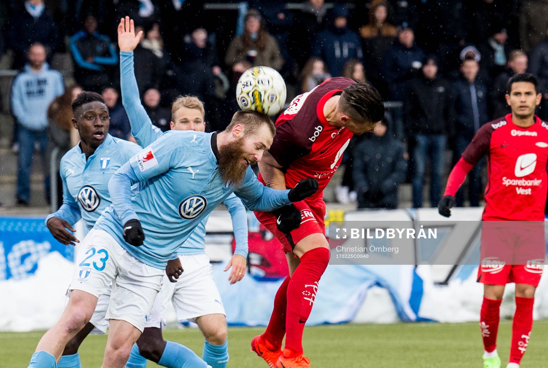 Malmö FFs Jo Inge Berget mot Branns Vita Wormgoor i