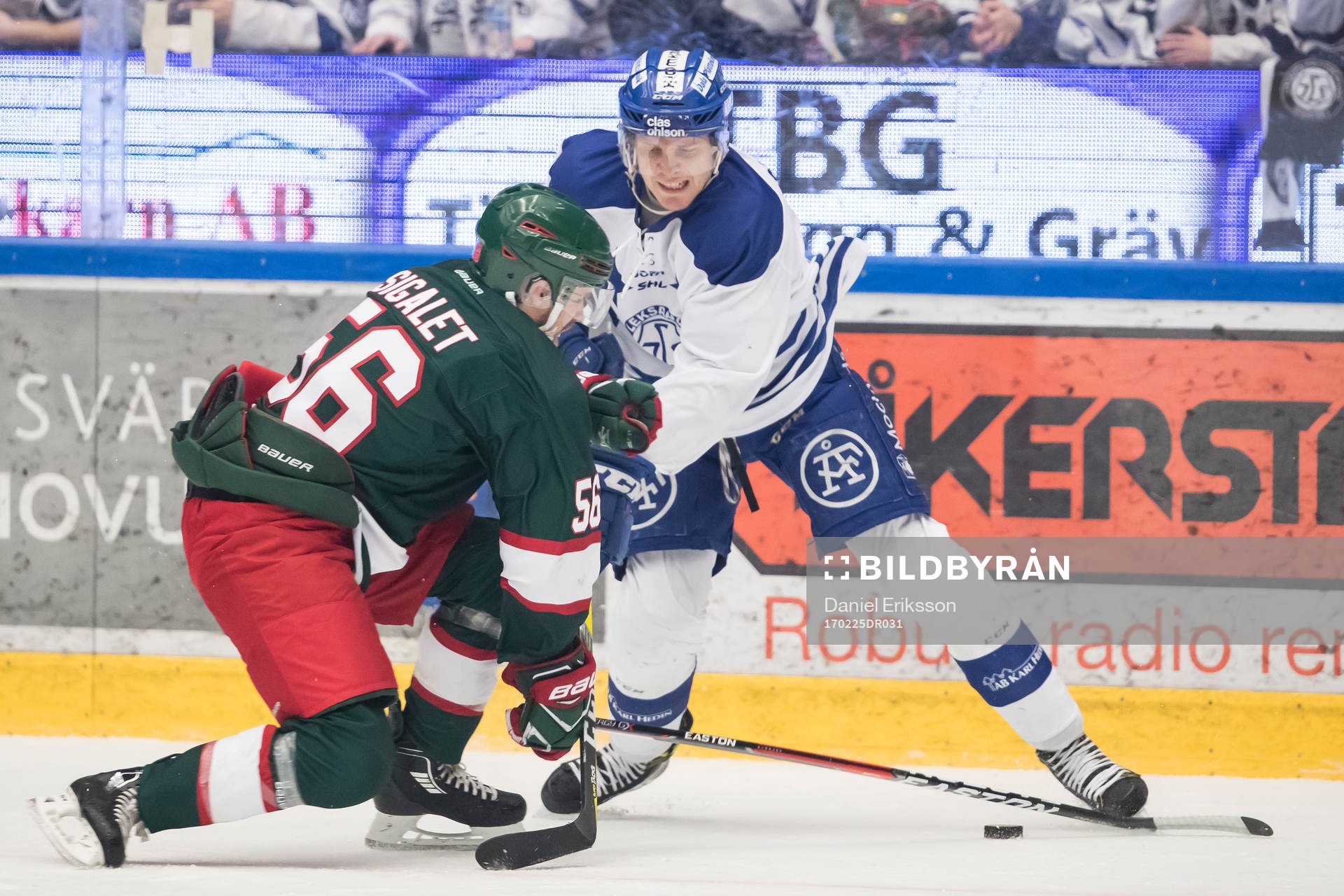 Leksands Lukas Ericsson och Frölundas Jonathan Sigalet i