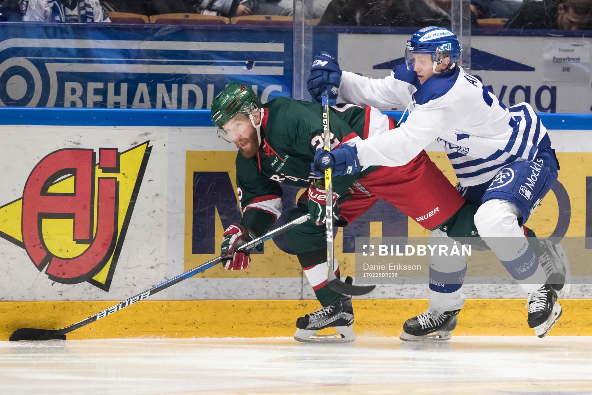Frölundas Robin Figren och Leksands Olle Alsing i kamp om