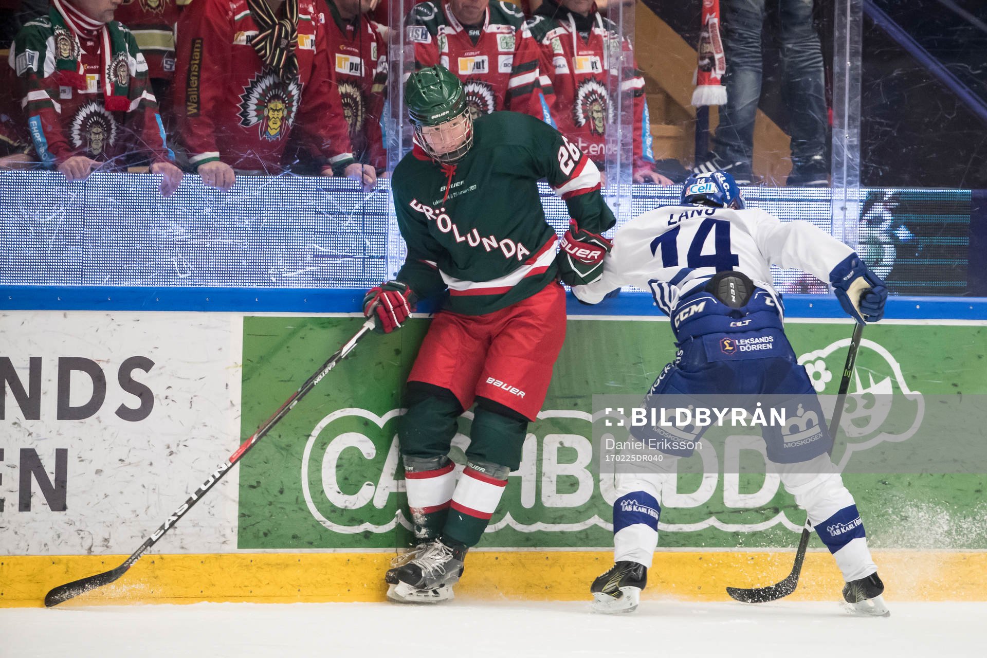 Frölundas Rasmus Dahlin och Leksands Oskar Lang i kamp om