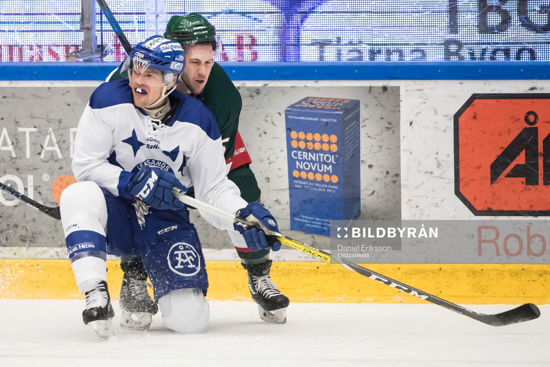Leksands Eric Castonguay och Frölundas Matt Donovan i