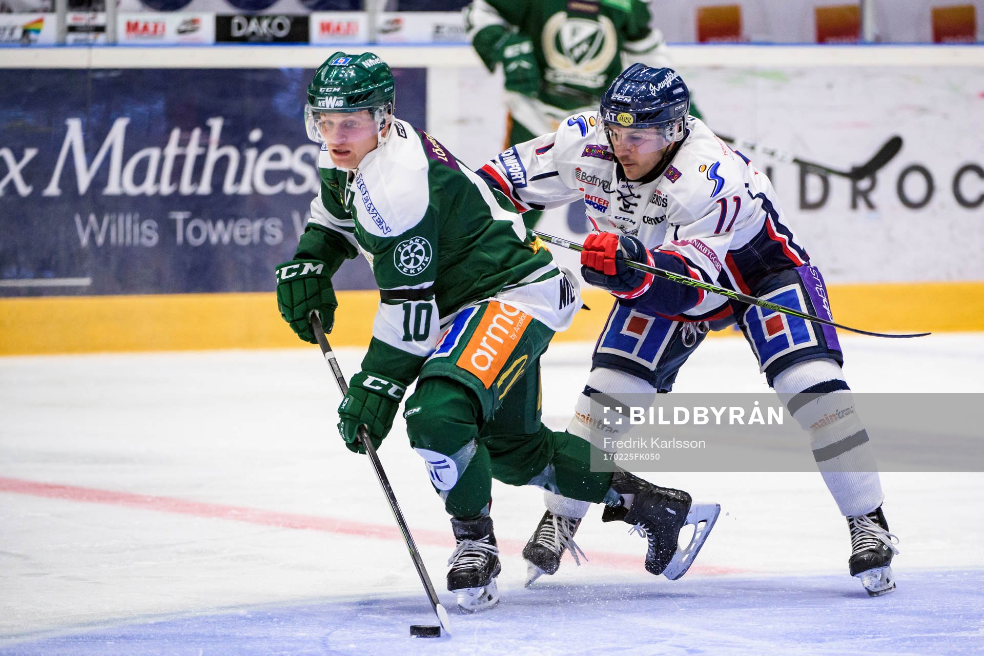 Färjestads Marcus Nilsson och Linköpings Garret Roe