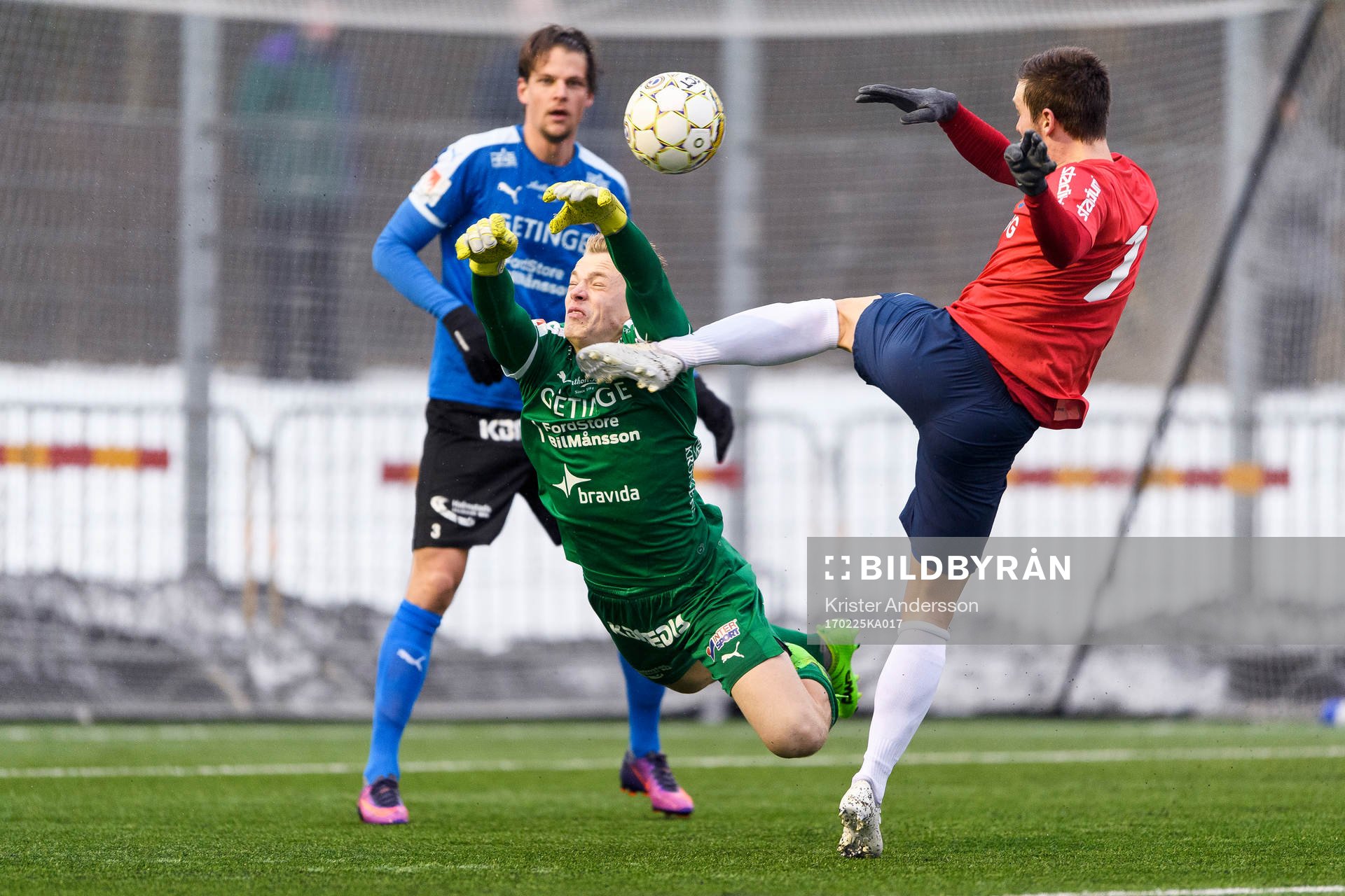 Halmstads målvakt Isak Pettersson och Örgrytes Daniel