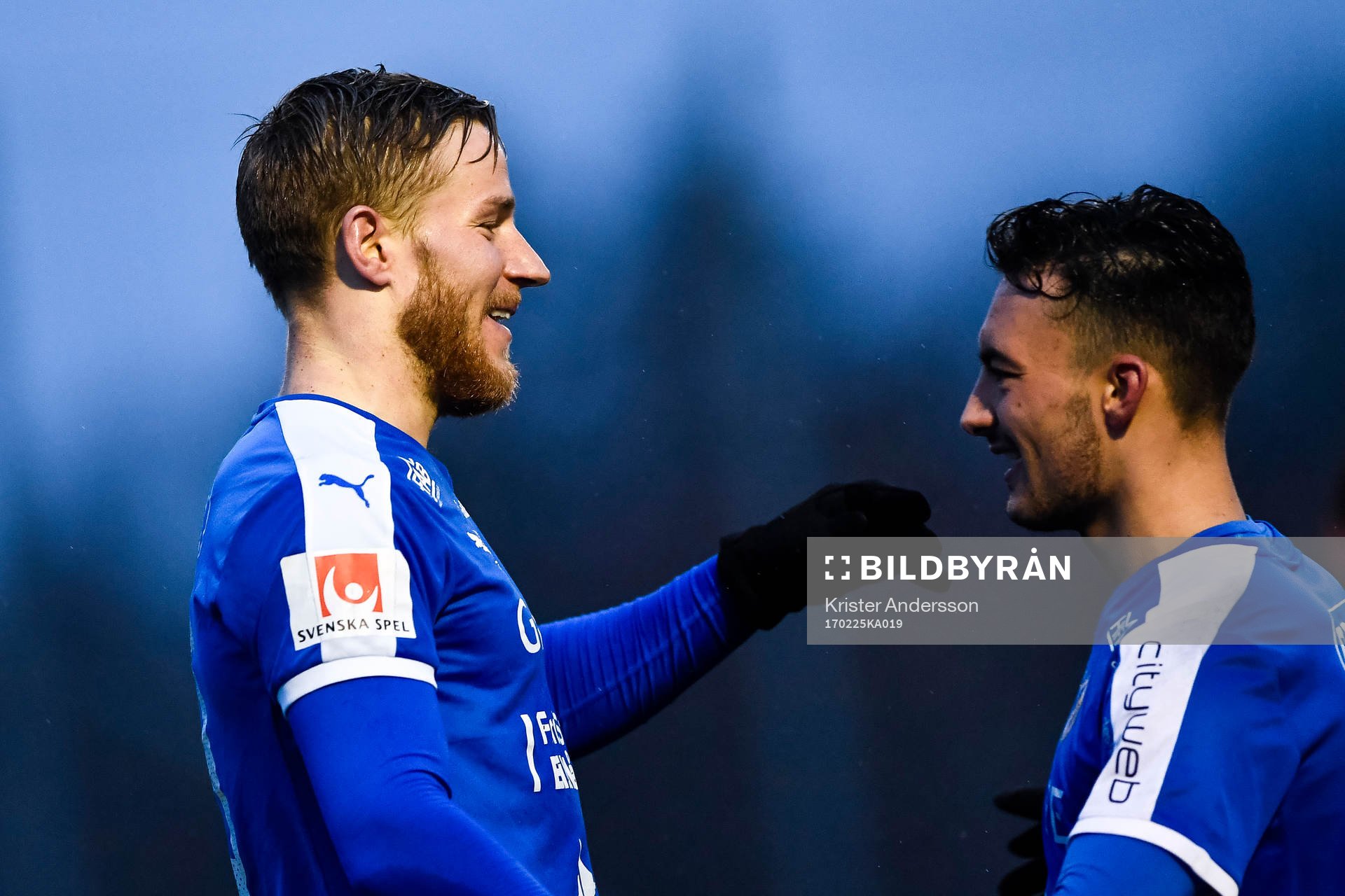 Halmstads Alexander Ruud Tveter och Sead Haksabanovic jublar