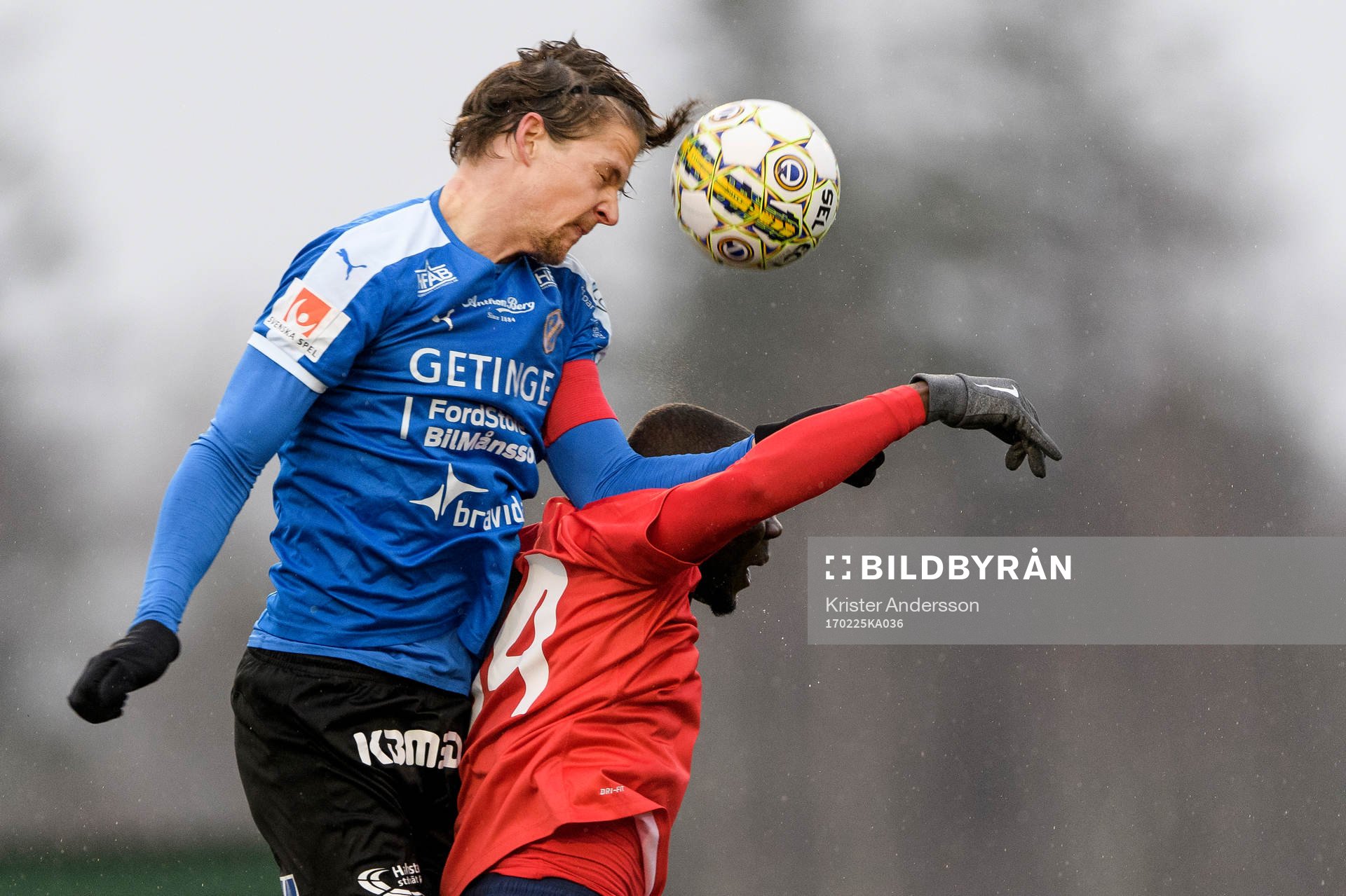Halmstads Fredrik Liverstam och Örgrytes Alexis Yougouda