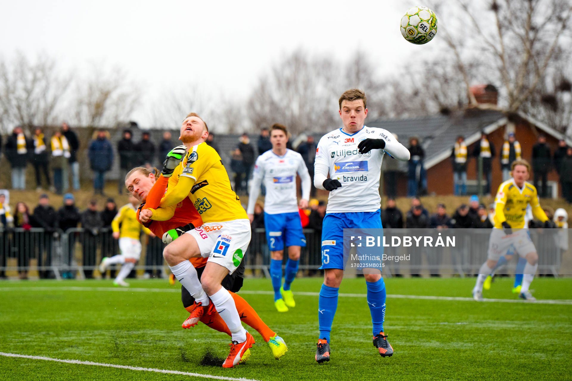 Falkenbergs Tobias Englund kolliderar med Värnamos