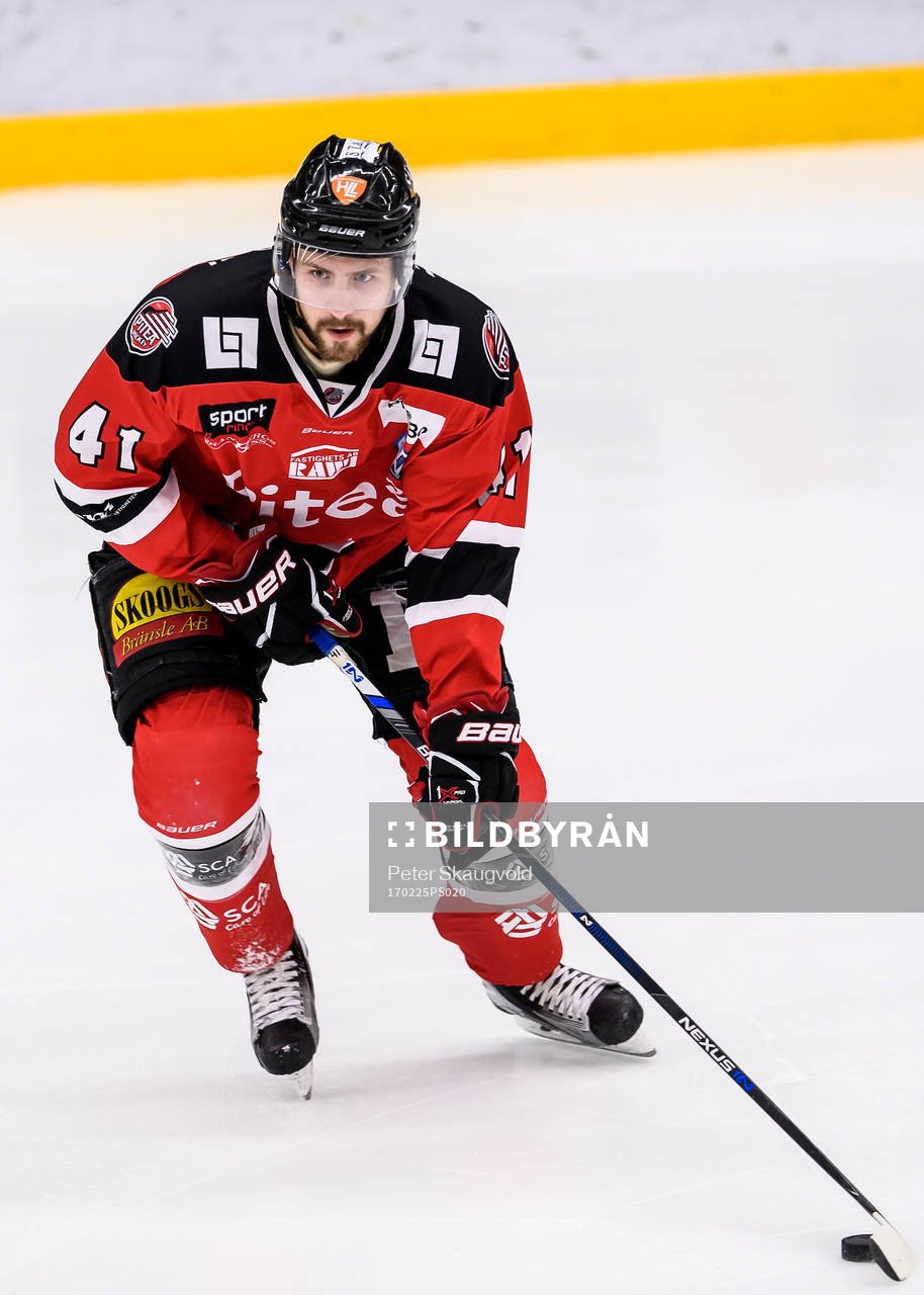 Piteås Johannes Tornberg med pucken