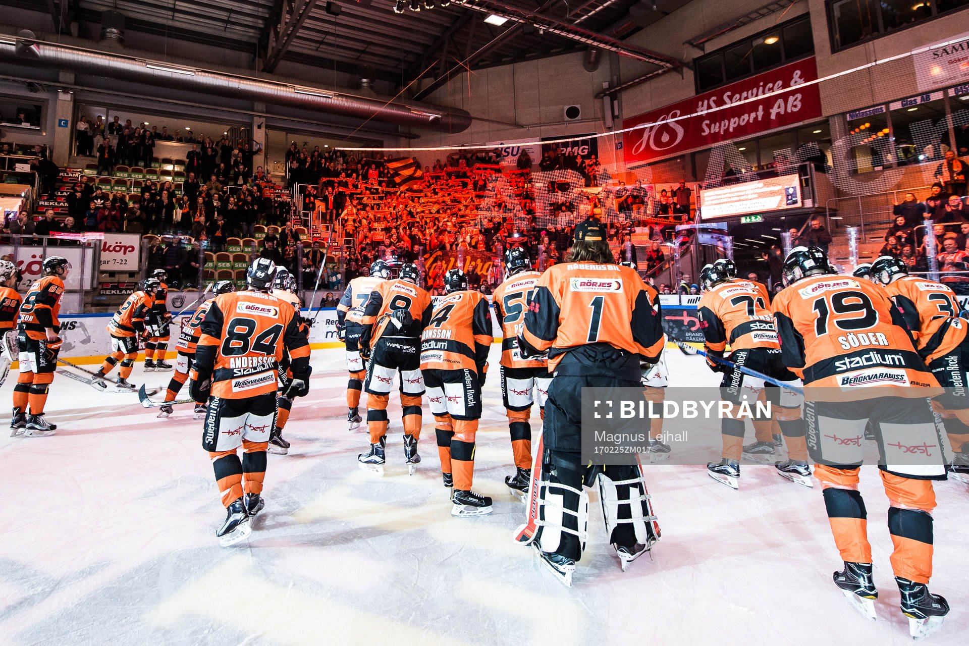 Karlskronas jublar med supportrarna