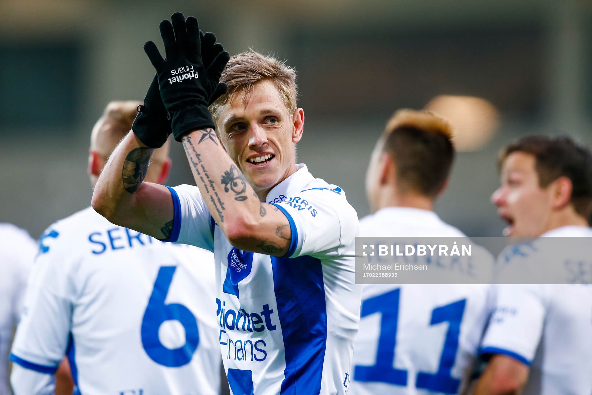IFK Göteborgs Sören Rieks jublar efter 4-0 under fotbollsmatchen i Svenska Cupen mellan IFK Göteborg och Arameisk-Syrianska den 26 februari 2017 i Göteborg.