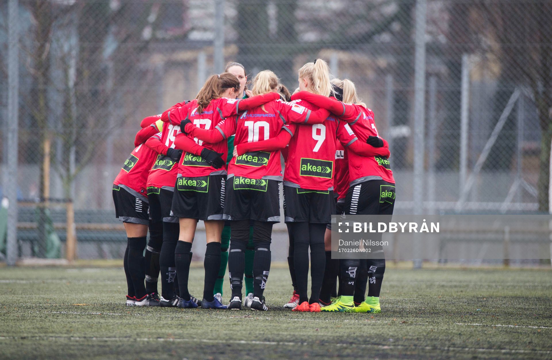 LB07 laddar upp innan träningsmatchen i fotboll mellan
