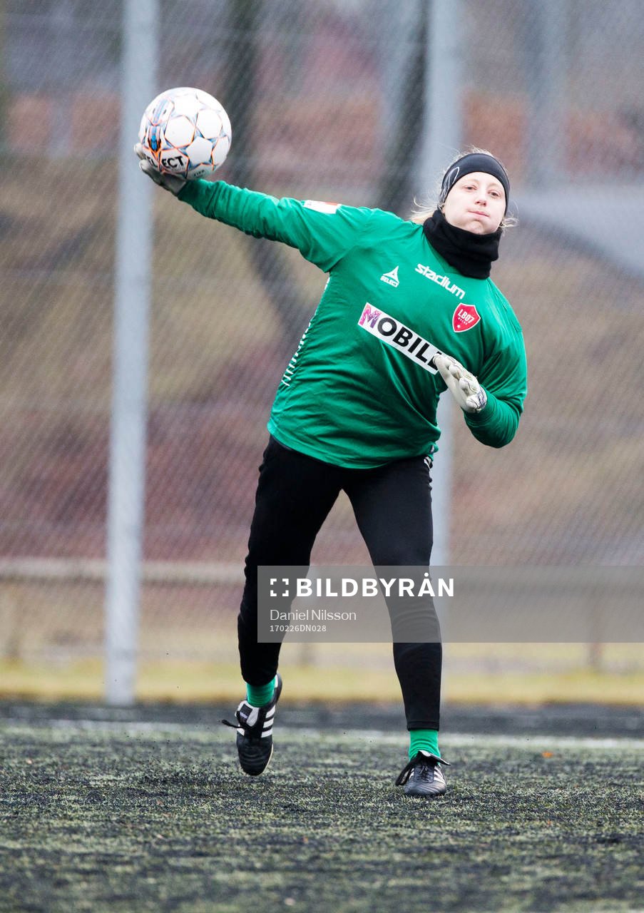 s målvakt Josephine Frigge