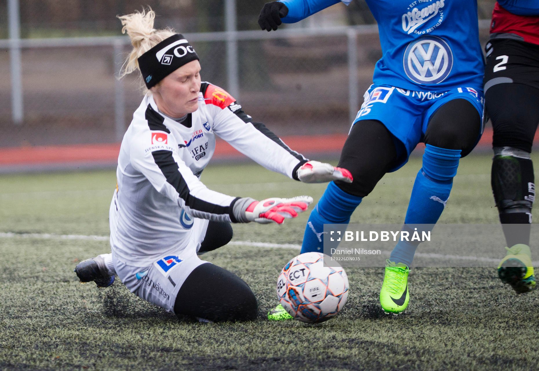 Kalmars målvakt Lovisa Johansson under träningsmatchen i fotboll mellan LB07 och IFK Kalmar den 26 Februari 2017 i Malmö.