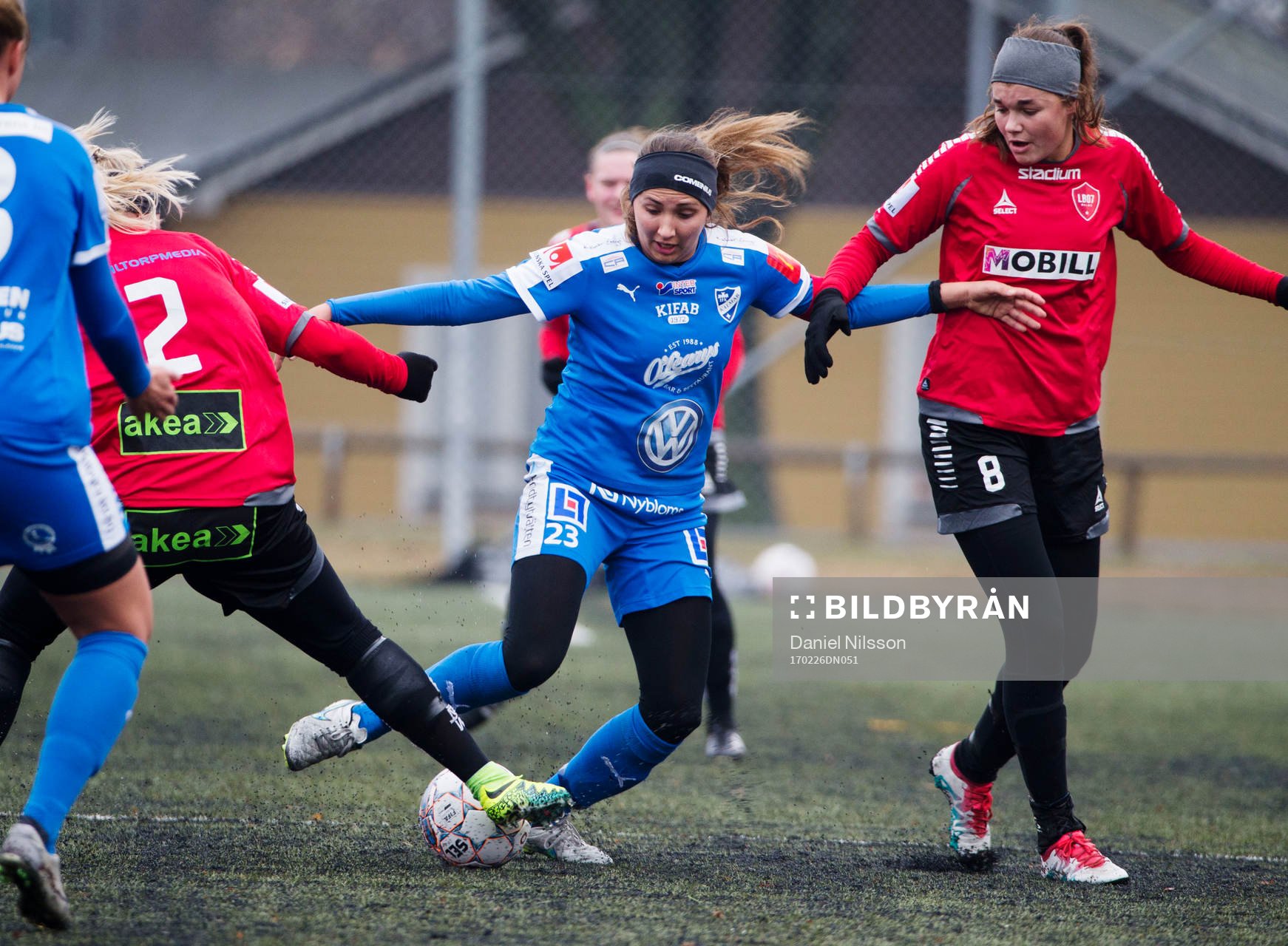 s Emelie Erlandsson och Anna Welin och Kalmars Mathilda