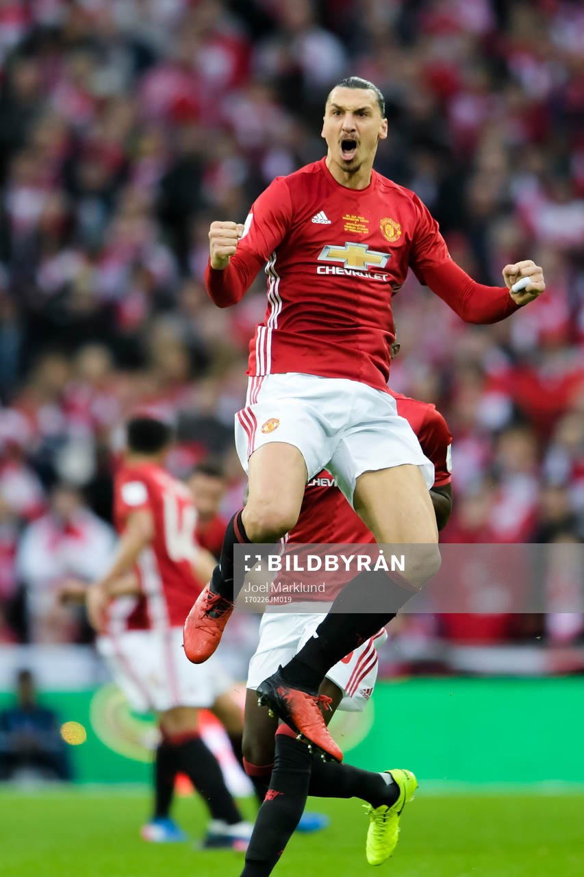 Manchester Uniteds Zlatan Ibrahimovic jublar
