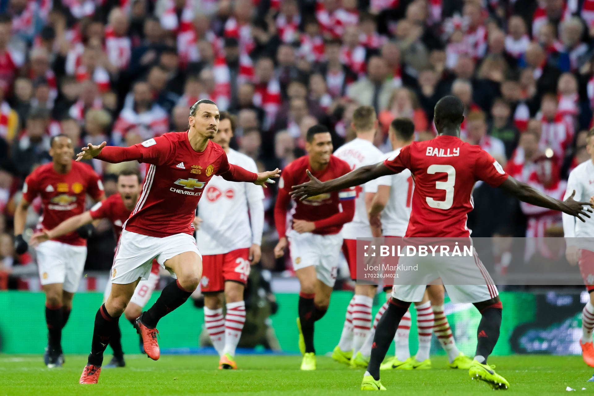 Manchester Uniteds Zlatan Ibrahimovic jublar