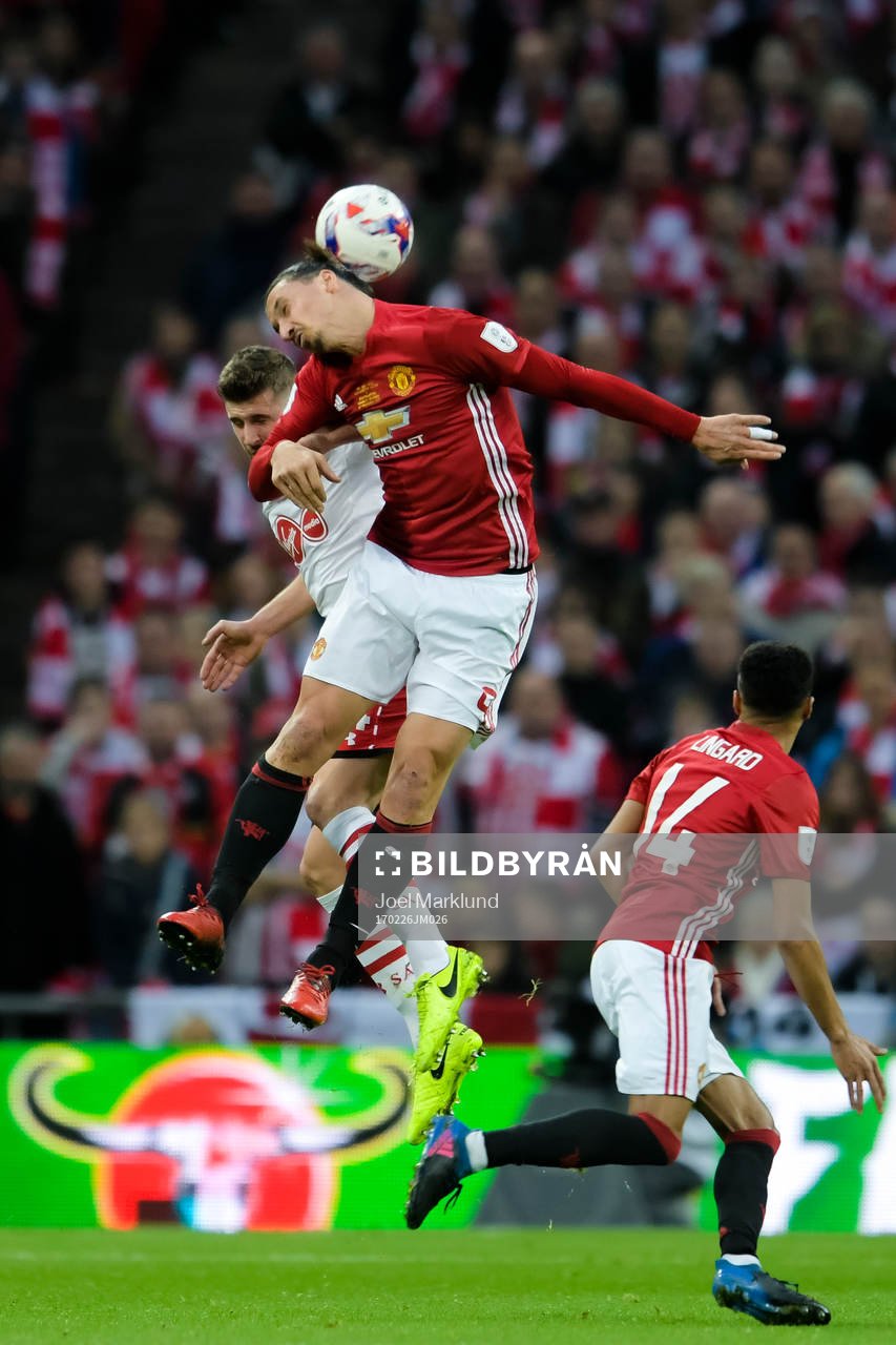 Southamptons Jack Stephens och Manchester Uniteds Zlatan