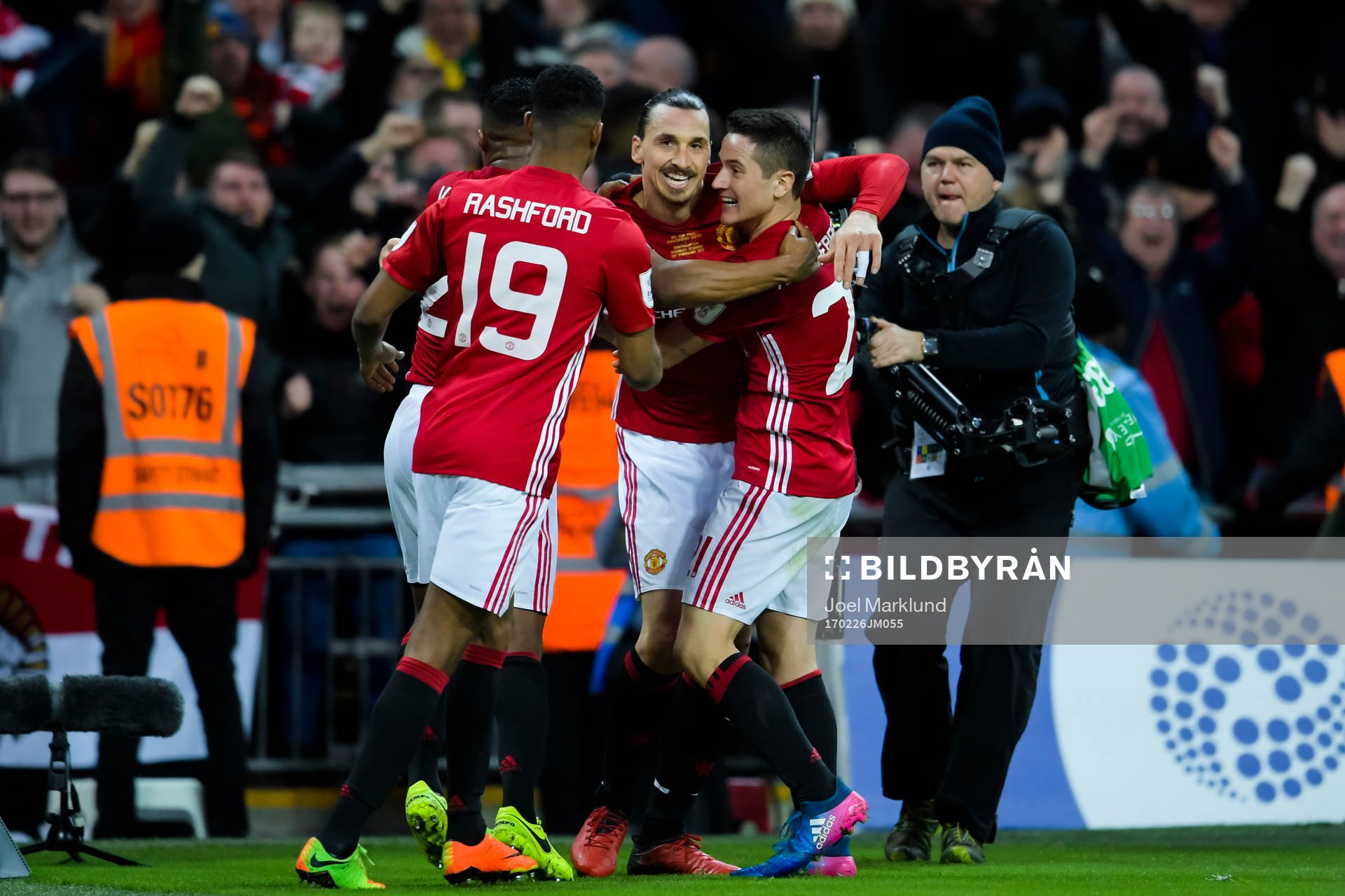 Manchester Uniteds Zlatan Ibrahimovic jublar