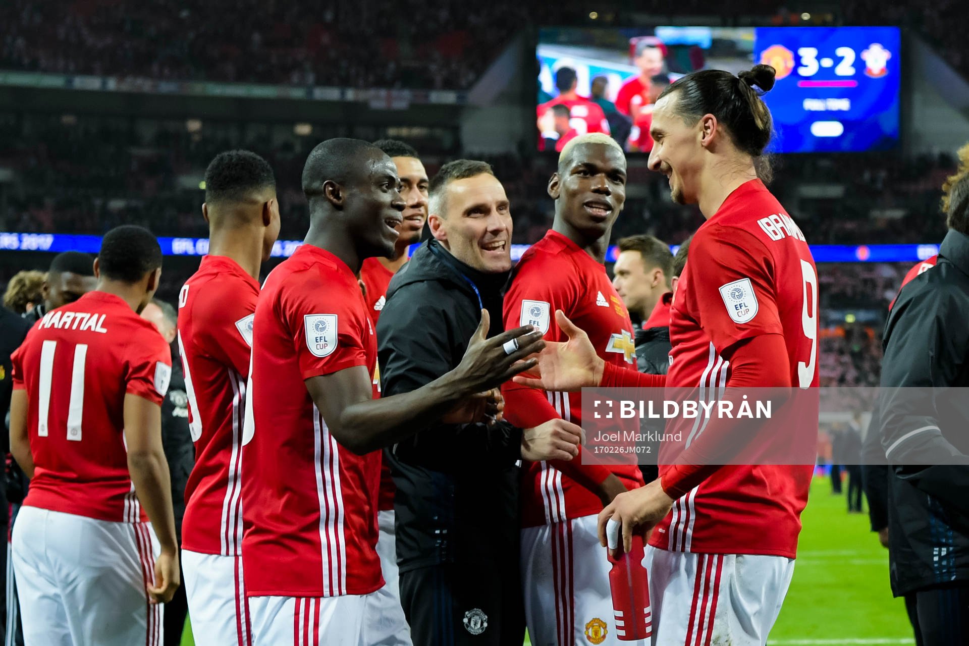 Manchester Uniteds Zlatan Ibrahimovic jublar  med