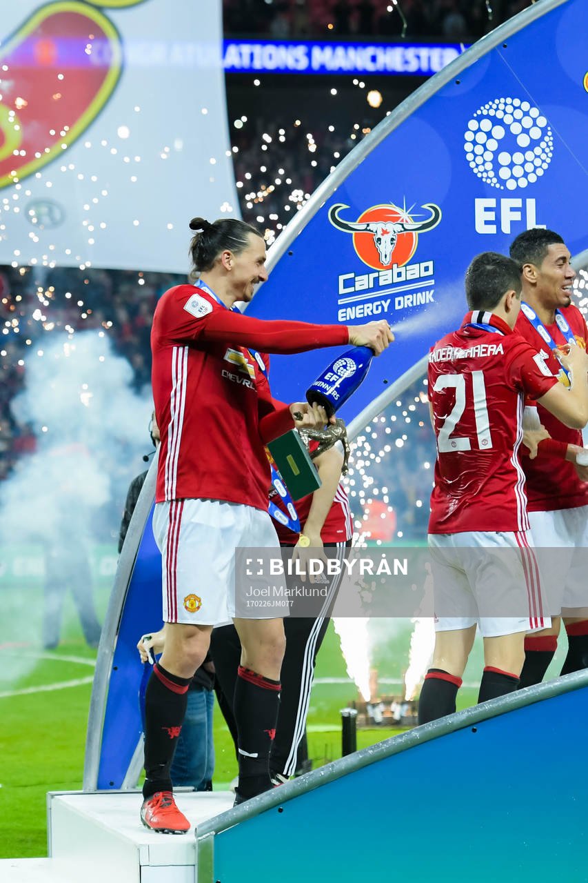 Manchester Uniteds Zlatan Ibrahimovic jublar efter finalen i engelska ligacupen mellan Manchester United och Southampton den 26 februari 2017 i London.