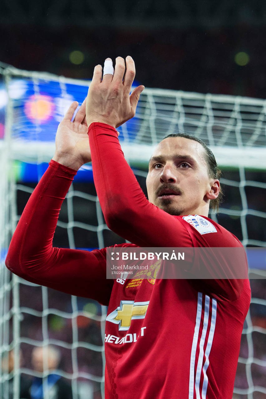 Manchester Uniteds Zlatan Ibrahimovic jublar