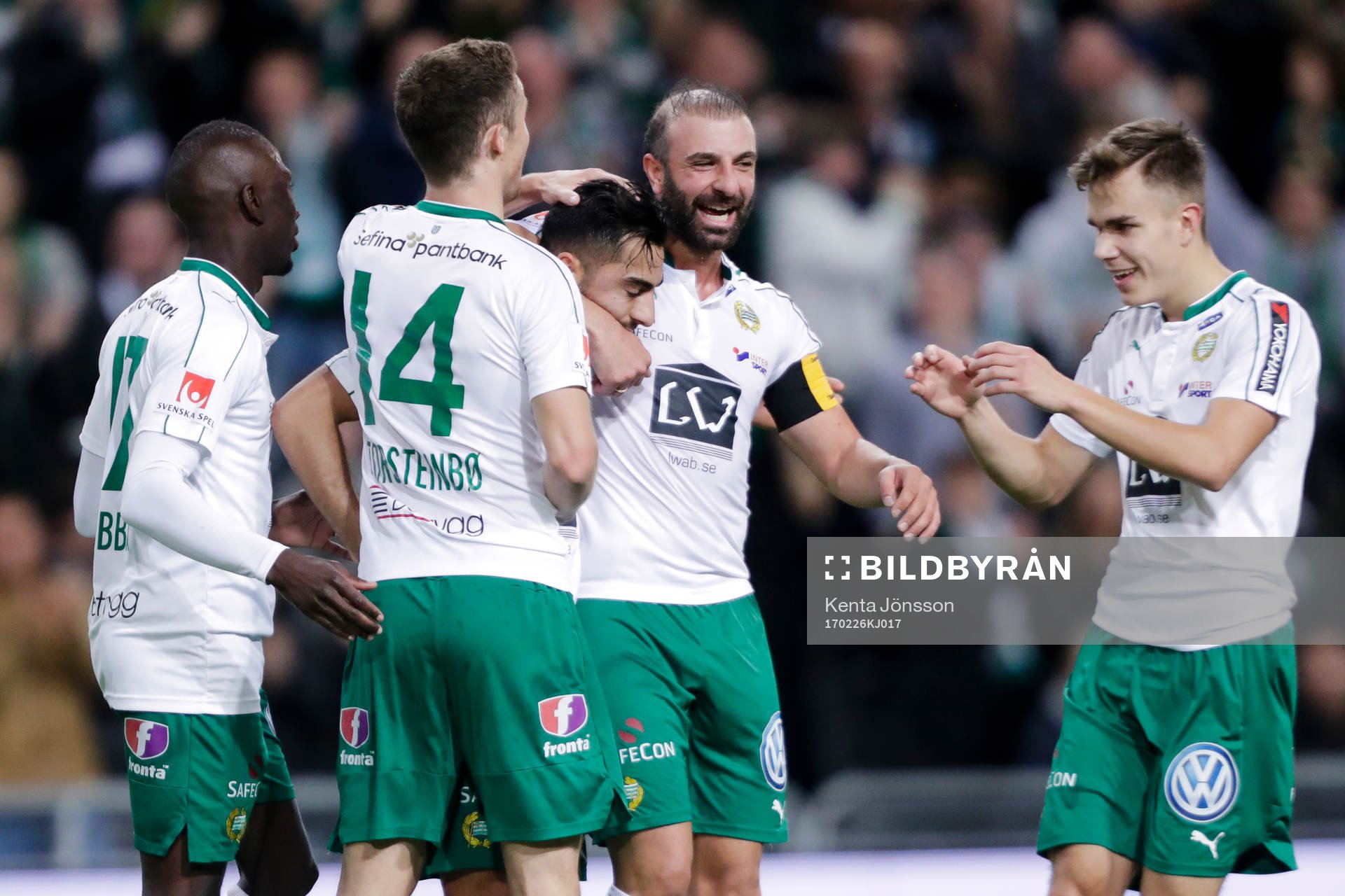 Hammarbys Jiloan Hamad och Kennedy Bakircioglu  jublar