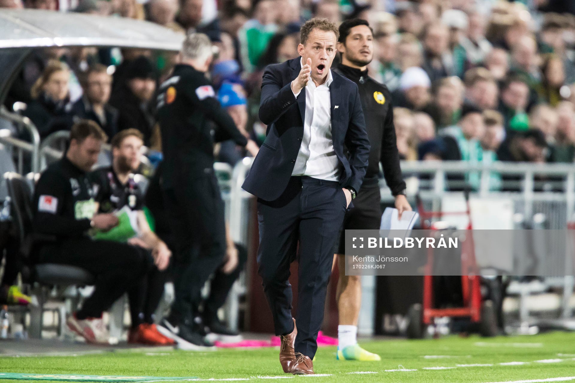 Hammarbys tränare Jakob Michelsen reagerar