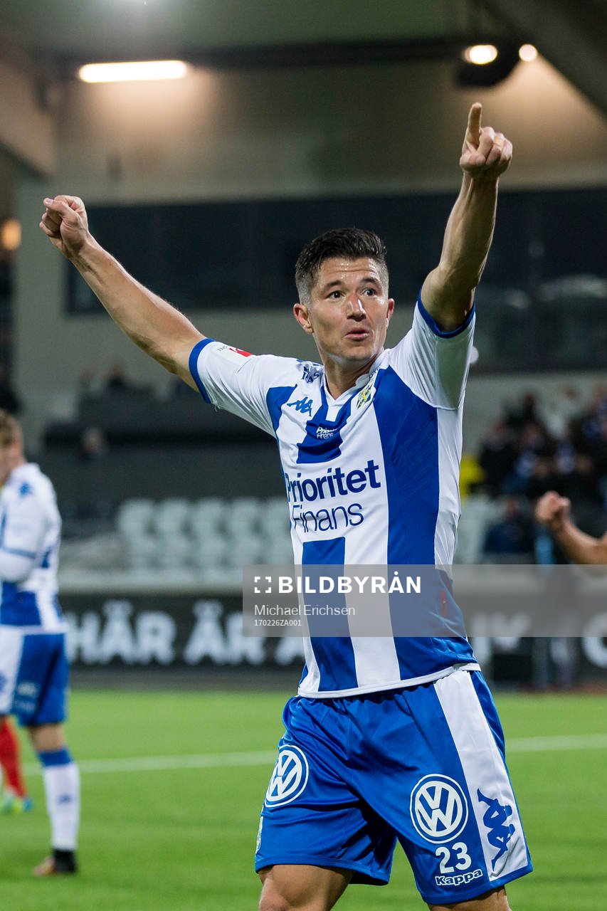 IFK Göteborgs David Boo Wiklander jublar efter att ha gjort 6-0 under fotbollsmatchen i Svenska Cupen mellan IFK Göteborg och Arameisk-Syrianska den 26 februari 2017 i Göteborg.