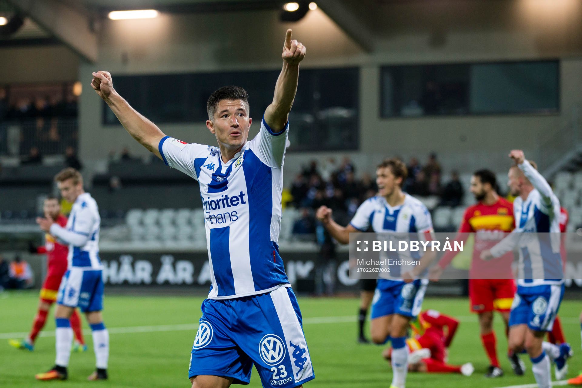 IFK Göteborgs David Boo Wiklander jublar efter att ha gjort 6-0 under fotbollsmatchen i Svenska Cupen mellan IFK Göteborg och Arameisk-Syrianska den 26 februari 2017 i Göteborg.