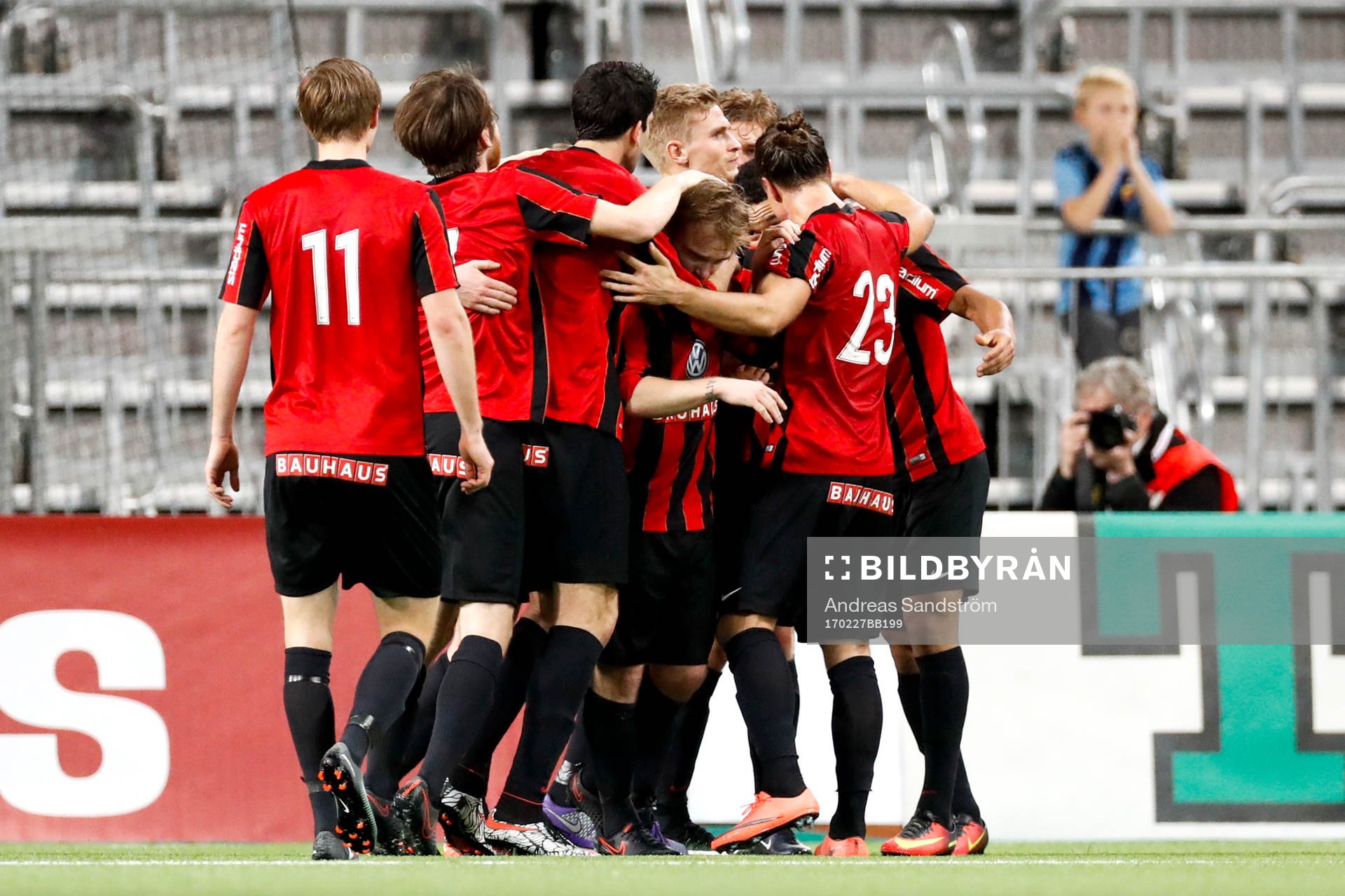 Brommapojkarnas Luca Gerbino Polo jublar med lagkamrater